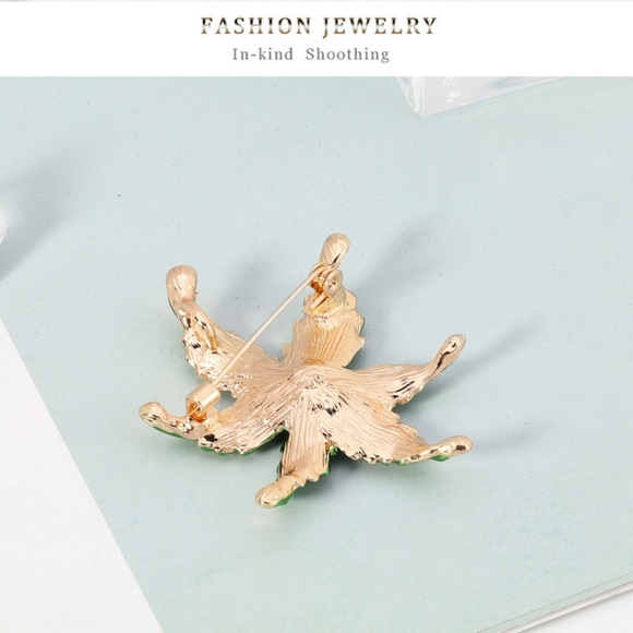 VQ Ladybug Brooch - Picture 5 of 7